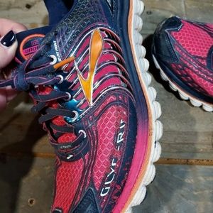 Brooks Womens Size 8